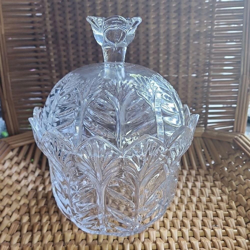 24% Lead Crystal Fifth Ave. Portico Covered Candy Dish Trinkets Mementos